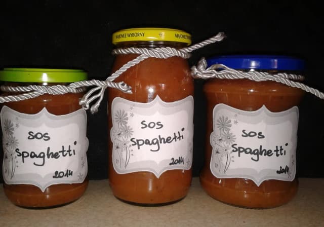 Jak zawekować sos do spaghetti i uniknąć psucia się w słoikach Jak zawekować sos do spaghetti i uniknąć psucia się w słoikach
