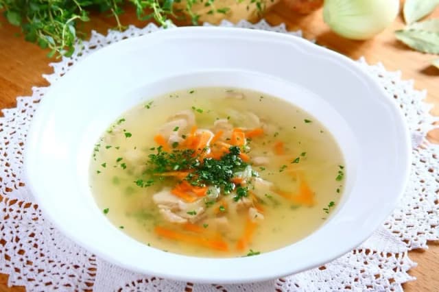 Jak ugotować bulion drobiowy - prosty przepis na aromatyczny wywar Jak ugotować bulion drobiowy - prosty przepis na aromatyczny wywar